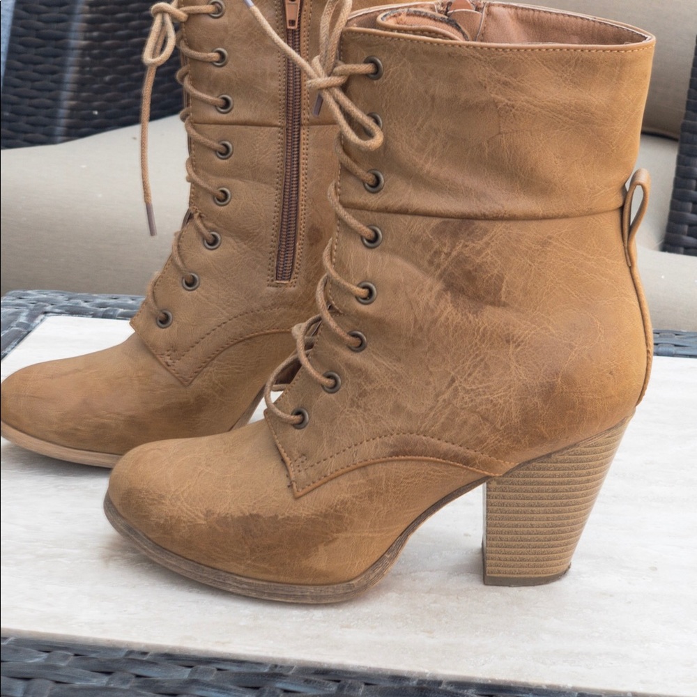 Lace booties